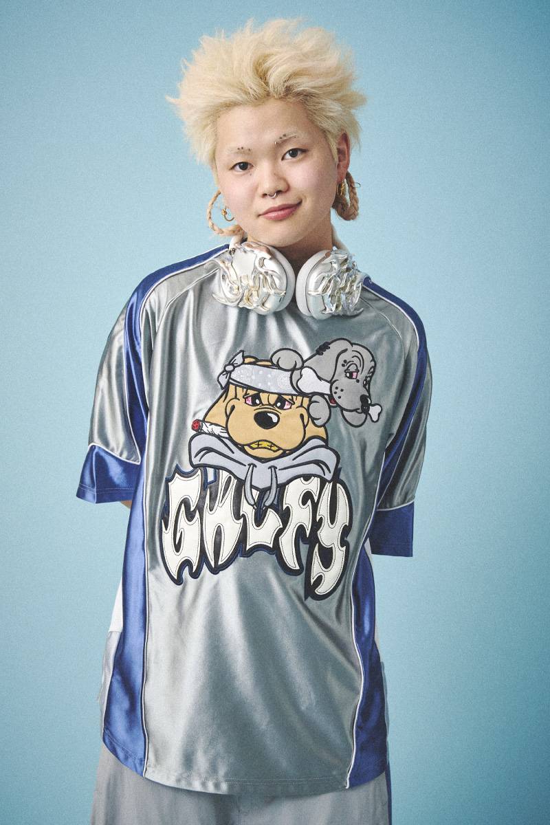 GALFY (ガルフィー) 病みに争いしサイバーTシャツ - Silver
