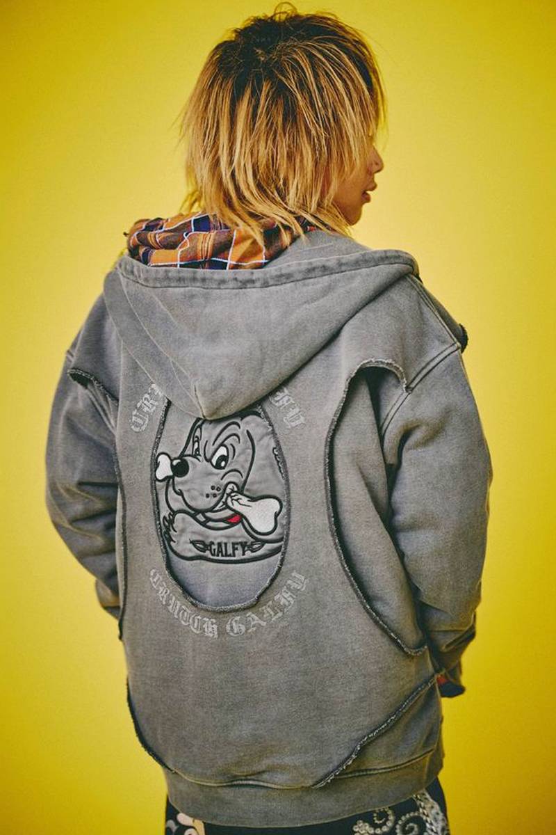 【予約商品】GALFY(ガルフィー) 穴の向こうにわんちゃんパーカー - Black