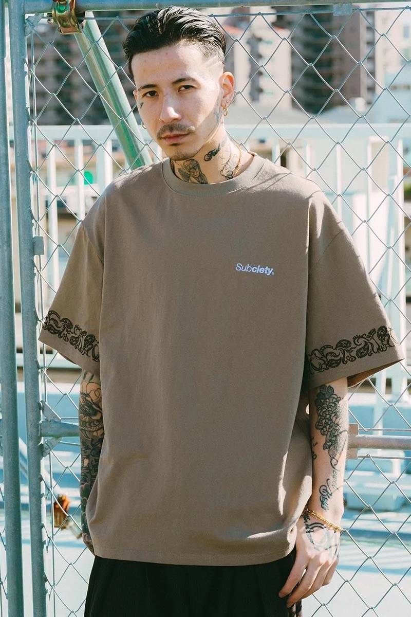 Subciety (サブサエティ) Embroidery paisley tee - Khaki