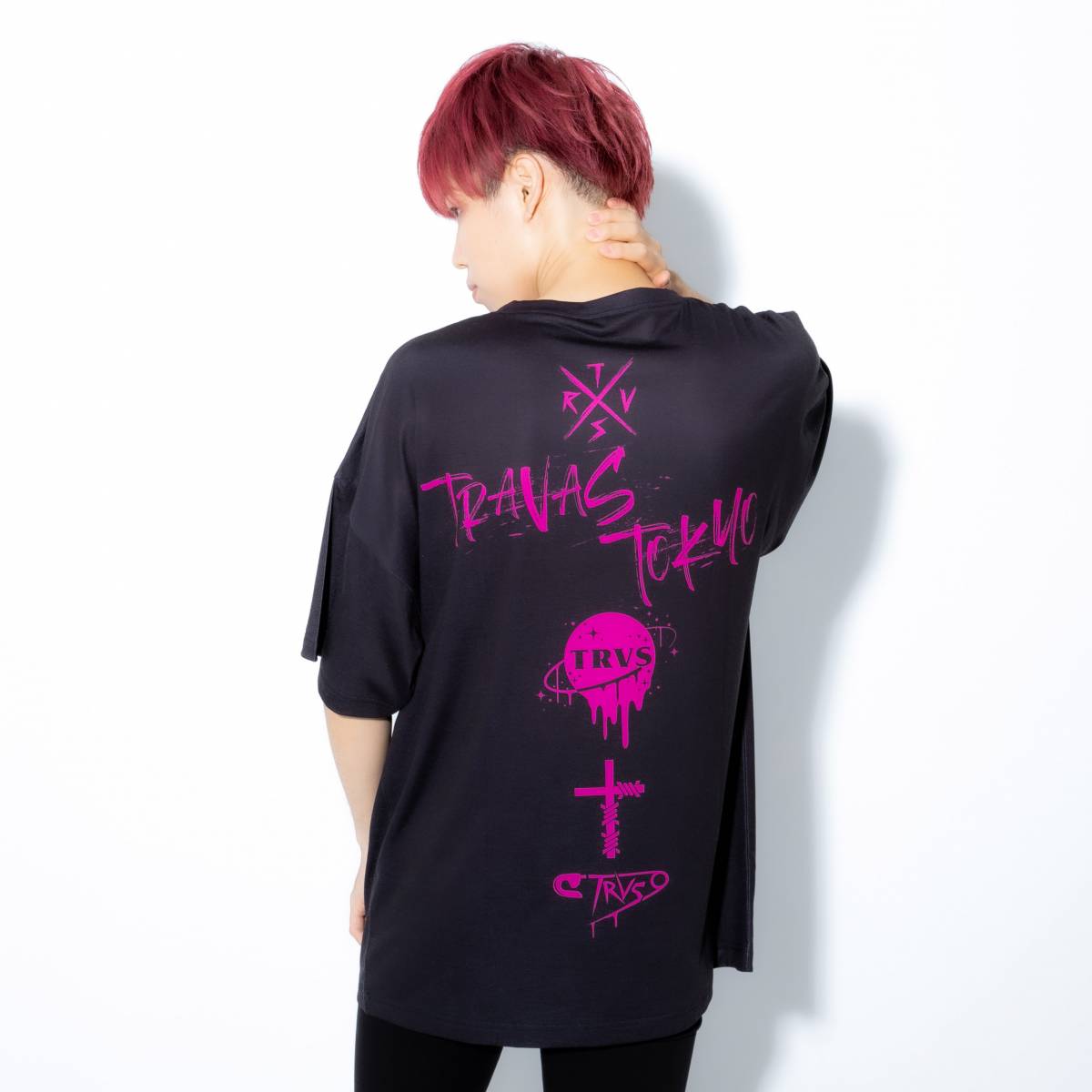 TRAVAS TOKYO Bright furry bearビッグTシャツ Black×Pink TRAVAS TOKYO Bright furry bearビッグTシャツ Black×Pink