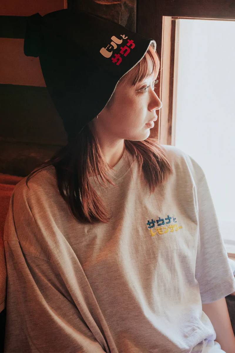 One Drop (ワンドロップ) ふくだ サウナとレモンサワー®刺繍 Tshirt アッシュ