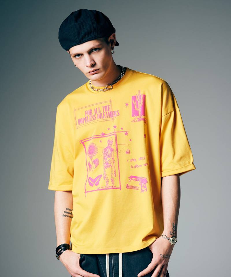 【予約商品】glamb(グラム) Quick Dry Graffiti T-Shirt / クイックドライグラフィティTシャツ - Yellow