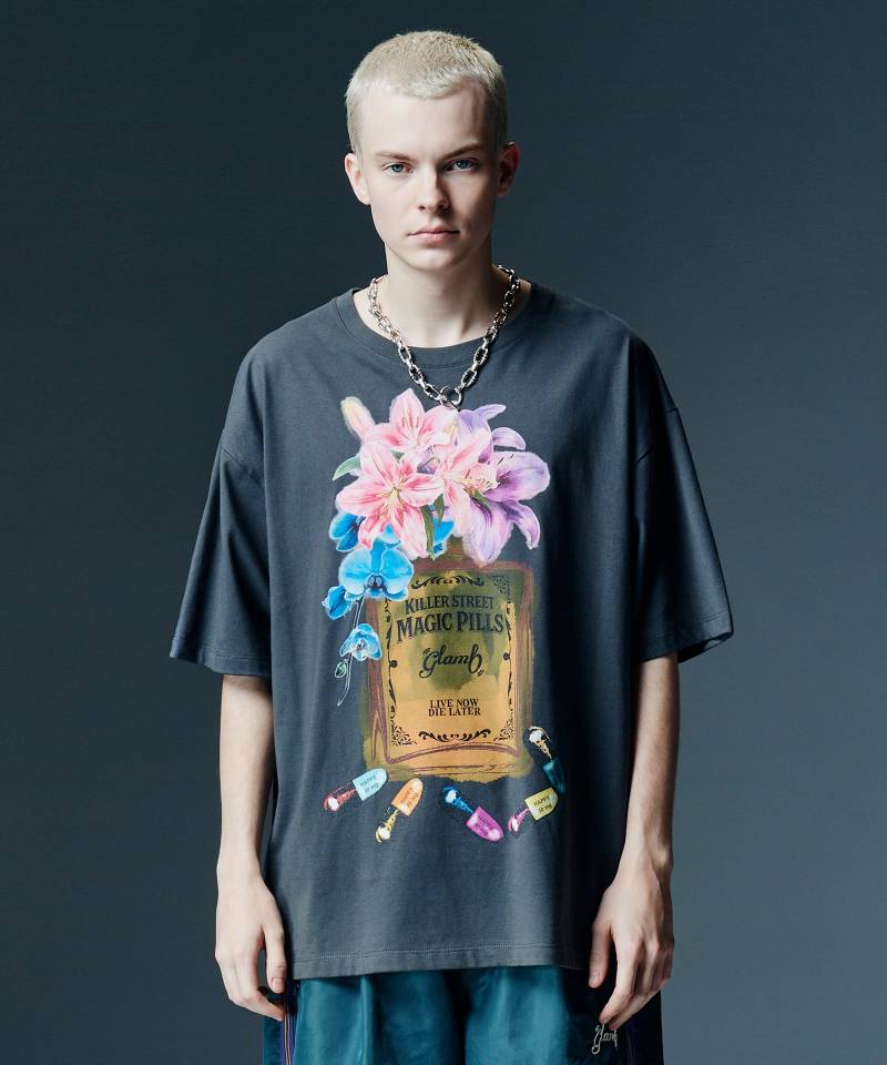 【予約商品】glamb(グラム) Magic Pills T-Shirt / マジックピルTシャツ - Charcoal