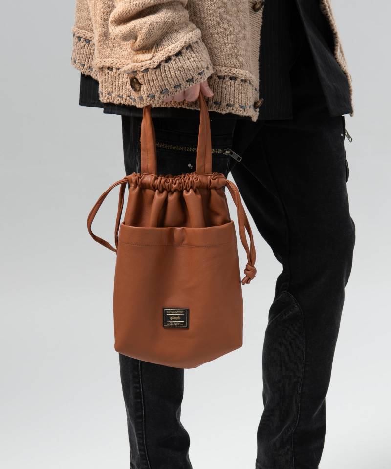 【予約商品】glamb(グラム)Synth Leather Drawstring Bag / シンセレザードローストリングバッグ - Brown