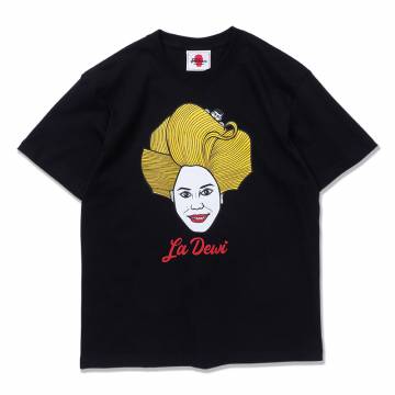 【予約商品】PUNK DRUNKERS[PDSxデヴィ・スカルノ]夫人からあいつTEE - BLACK