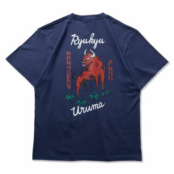 【予約商品】PUNK DRUNKERS (パンクドランカーズ)【予約・4月入荷】［PDSxうるま市］闘牛TEE - INDIGO