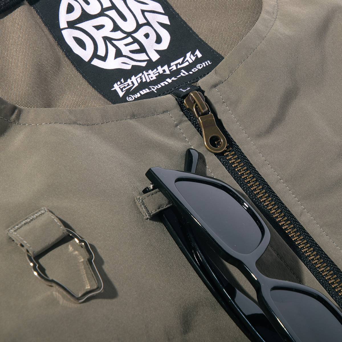 予約商品】PUNK DRUNKERS(パンクドランカーズ) あいつポケベスト