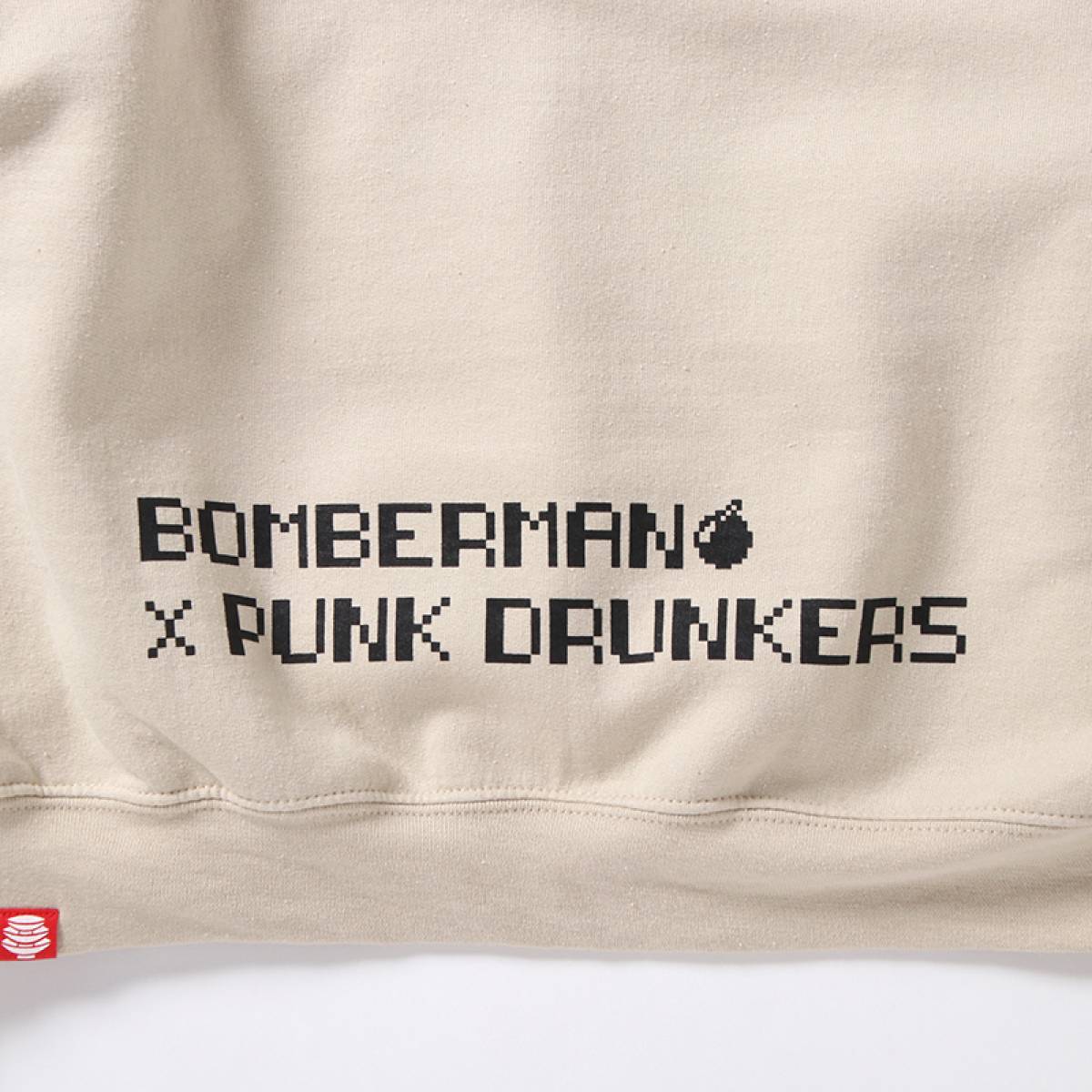 PUNK DRUNKERS [ボンバーマンxPDS]ボンバーマン刺繍パーカー - BEIGE